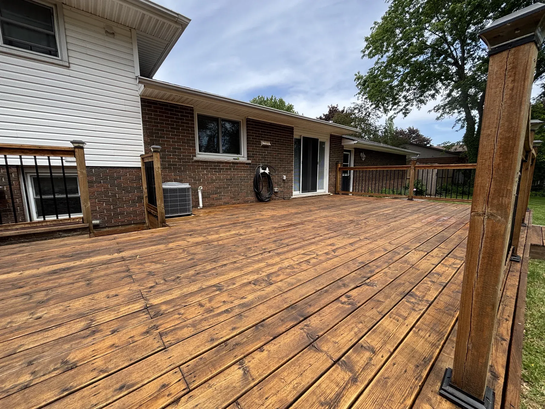 Fort Erie deck — corner and lawn transition
